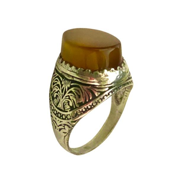 خاتم من فضة وحجر العقيق اليمني